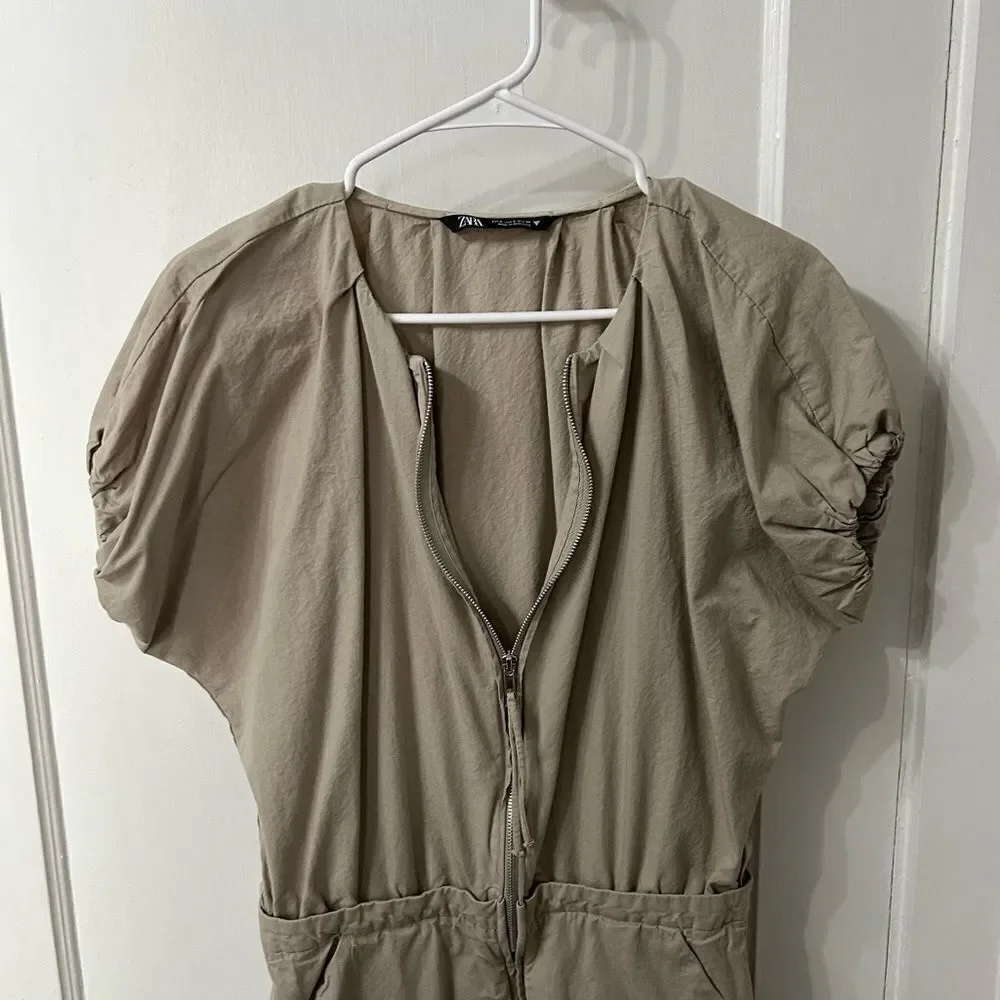 Zara Tan Jumpsuit with Puffed Sleeves and Elastic Waist - Picture 4 of 4